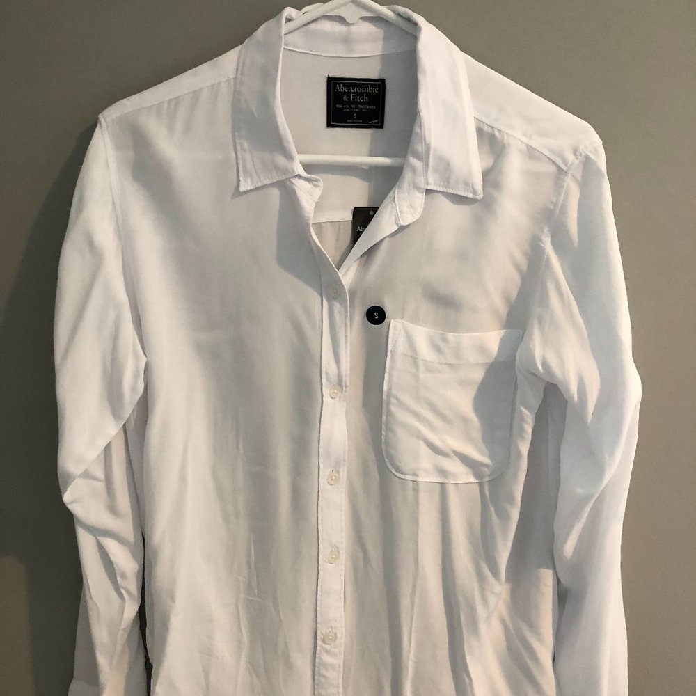 Women's Abercrombie long sleeve white shirt size small